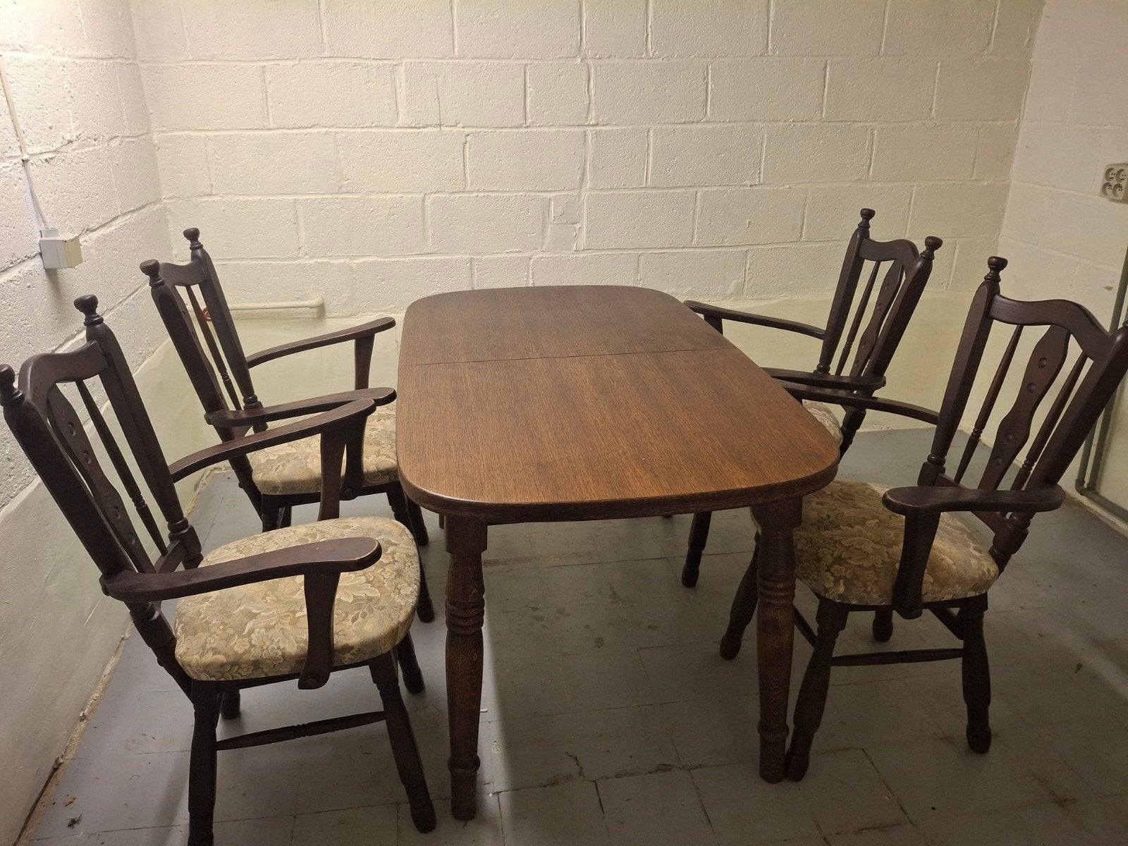 Eettafel met 4 stoelen, Ophalen