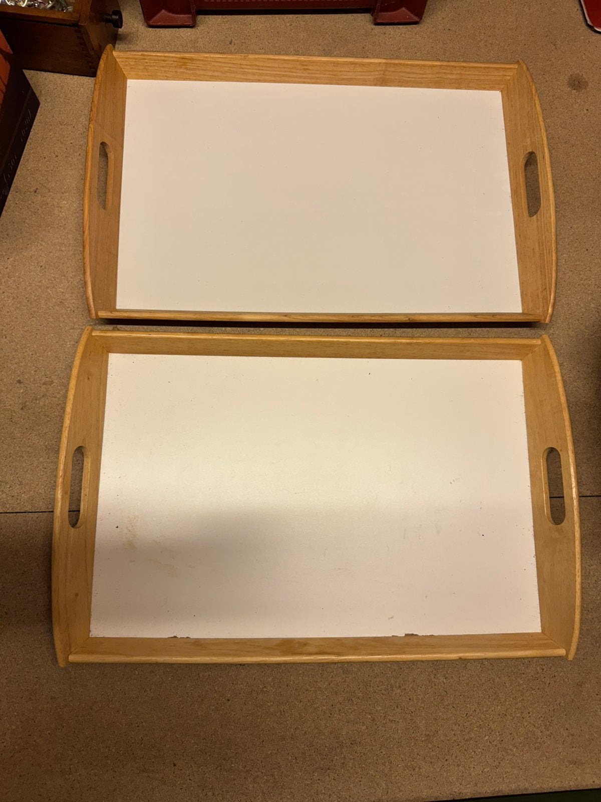 2 grote dienbladen 85cm op 37cm, Ophalen of Verzenden, Zo goed als nieuw