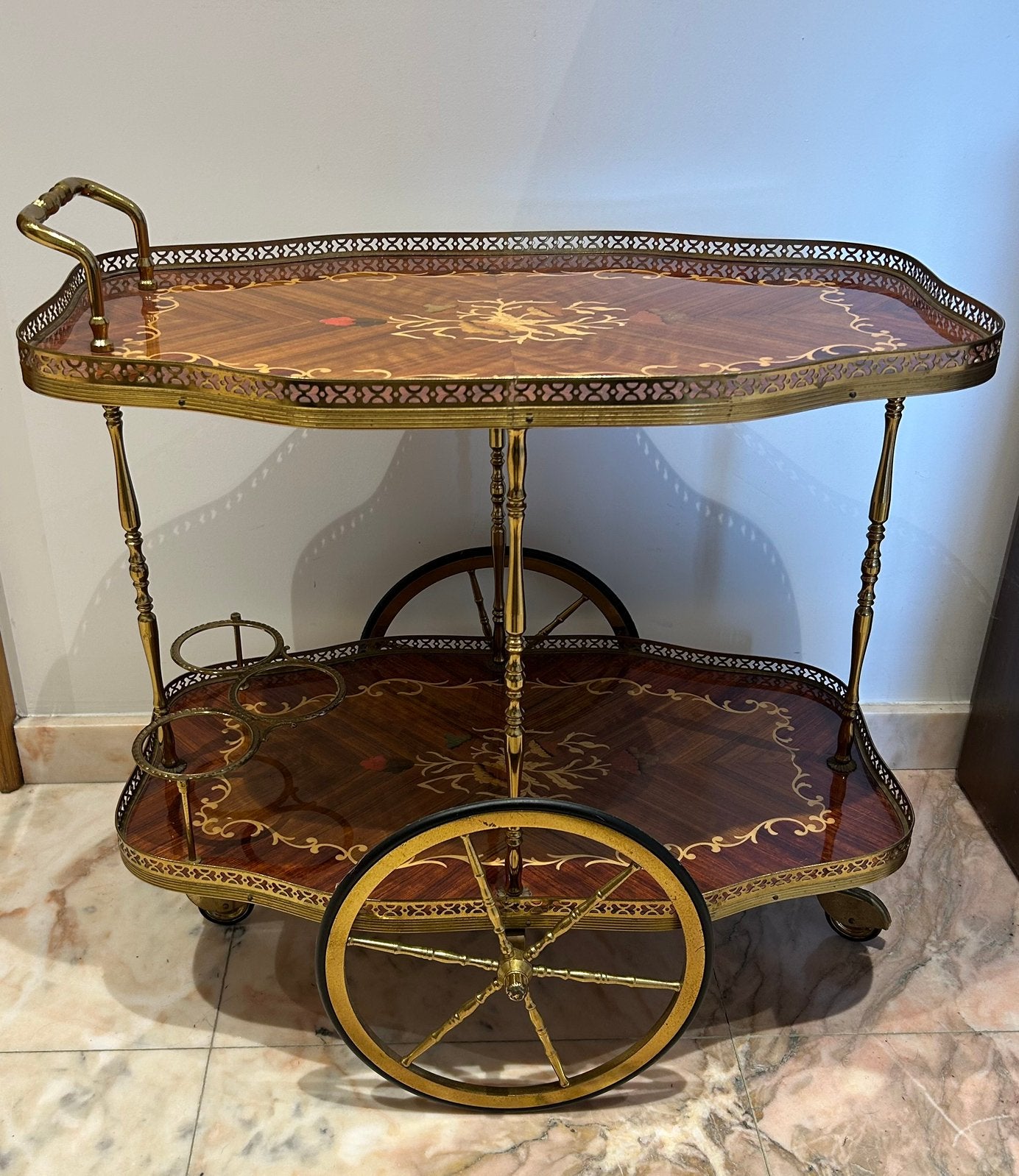 Vintage butler serveerwagen, Ophalen