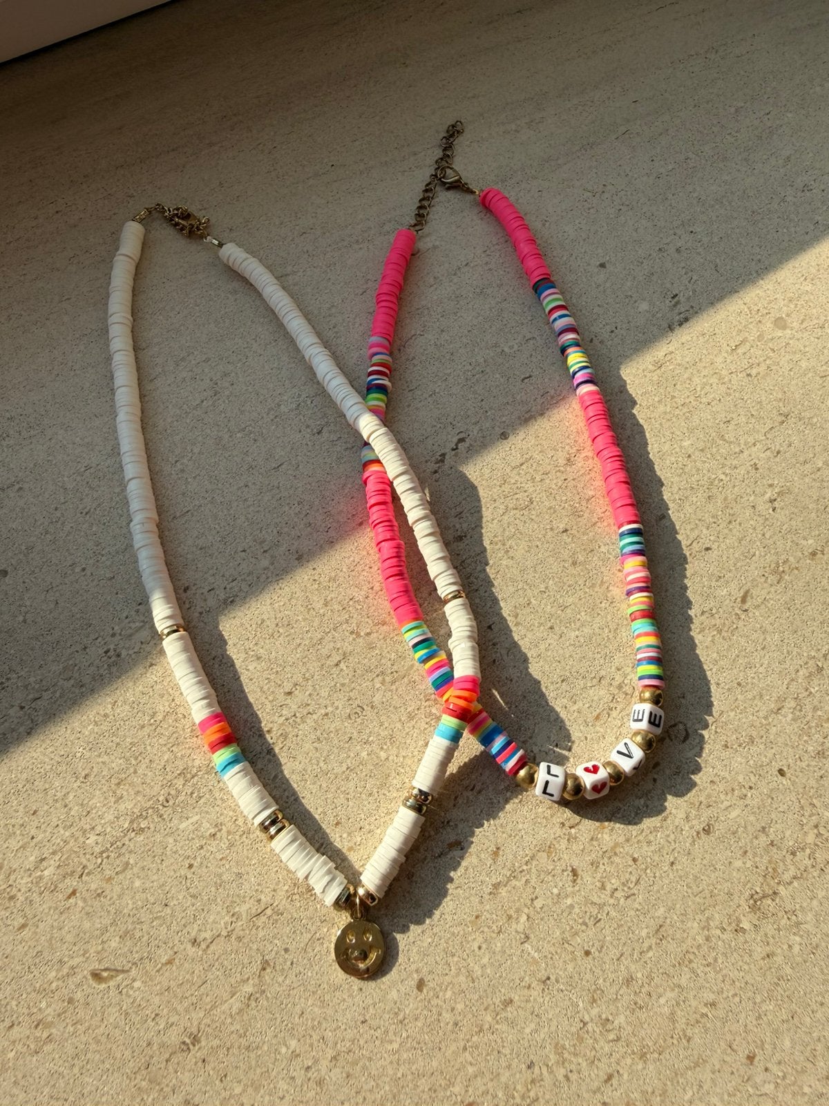 Gekleurde parel ketting, Ophalen, Zo goed als nieuw, Goud, Met bedels of kralen