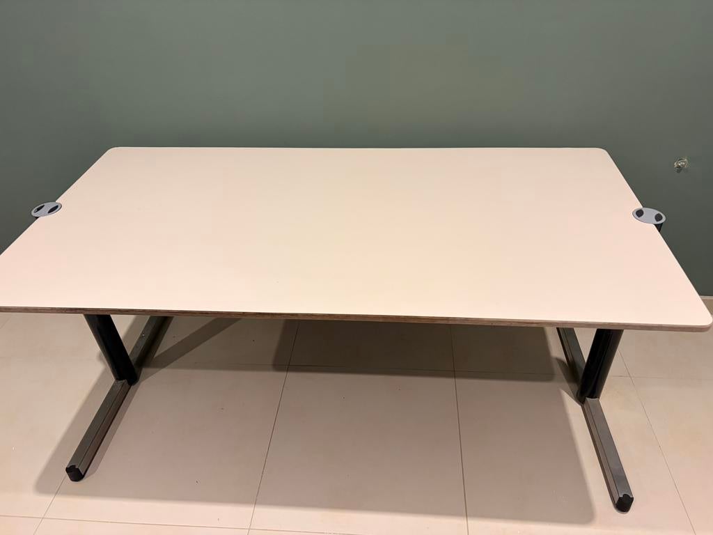 Bureau 160*80, Enlèvement, Comme neuf
