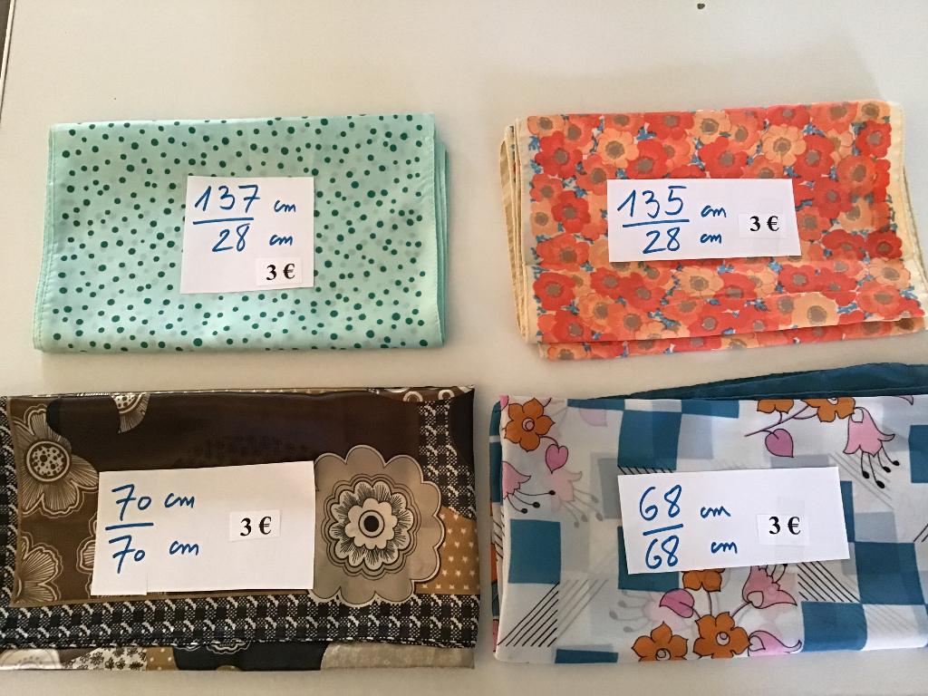 13 dames sjaals aan 3 euro per sjaal, Kleding | Dames, Mutsen, Sjaals en Handschoenen, Ophalen of Verzenden, Zo goed als nieuw