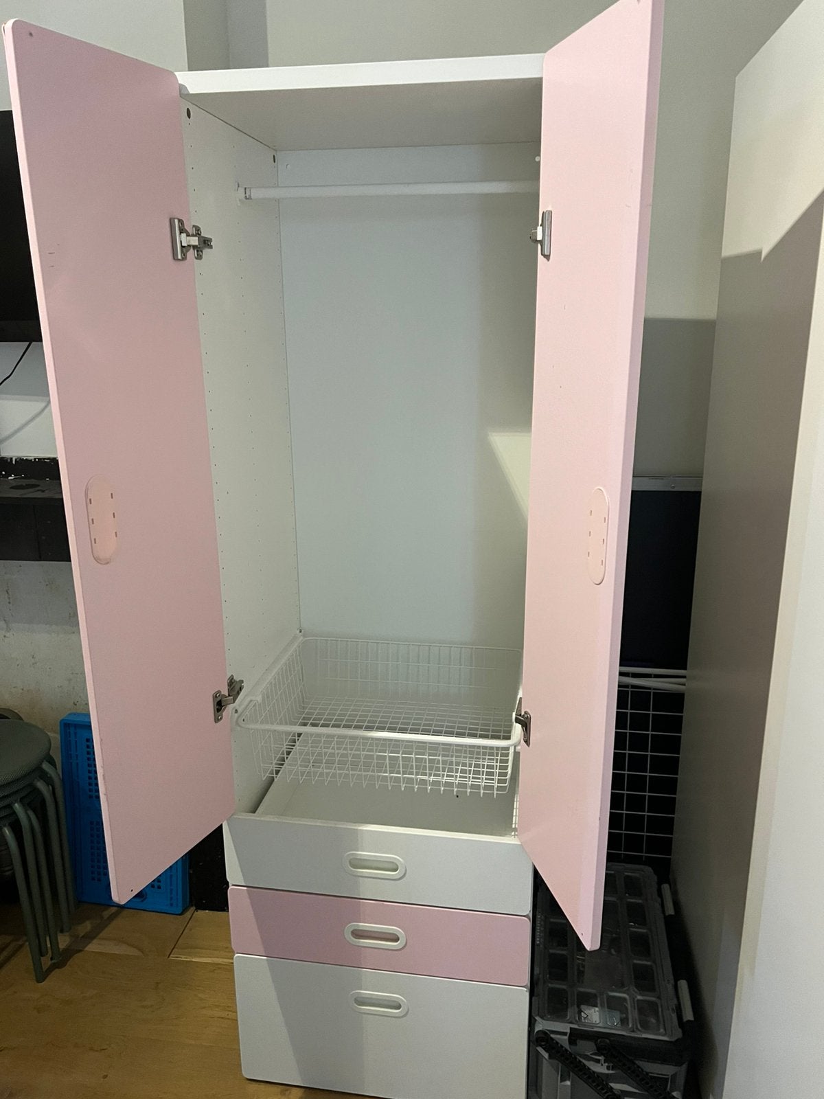 Kast voor kinderkamer met bijhorende commode., Huis en Inrichting, Ophalen, Gebruikt