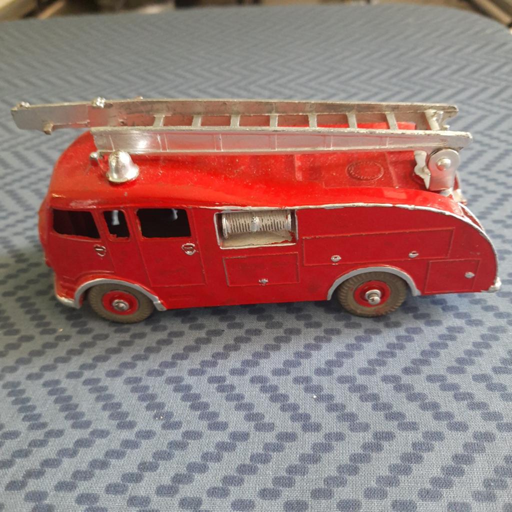 DINKY SUPERTOYS UK*nr.955*ERF FIRE ENGINE*VINTAGE*OVERPAINT*, Ophalen, Gebruikt, Bus of Vrachtwagen, Dinky Toys