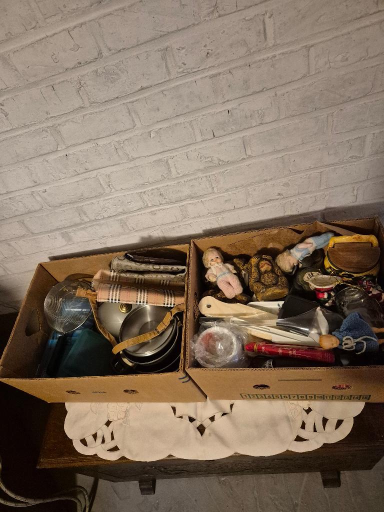 Dozen voor rommelmarkt, Diversen, Ophalen
