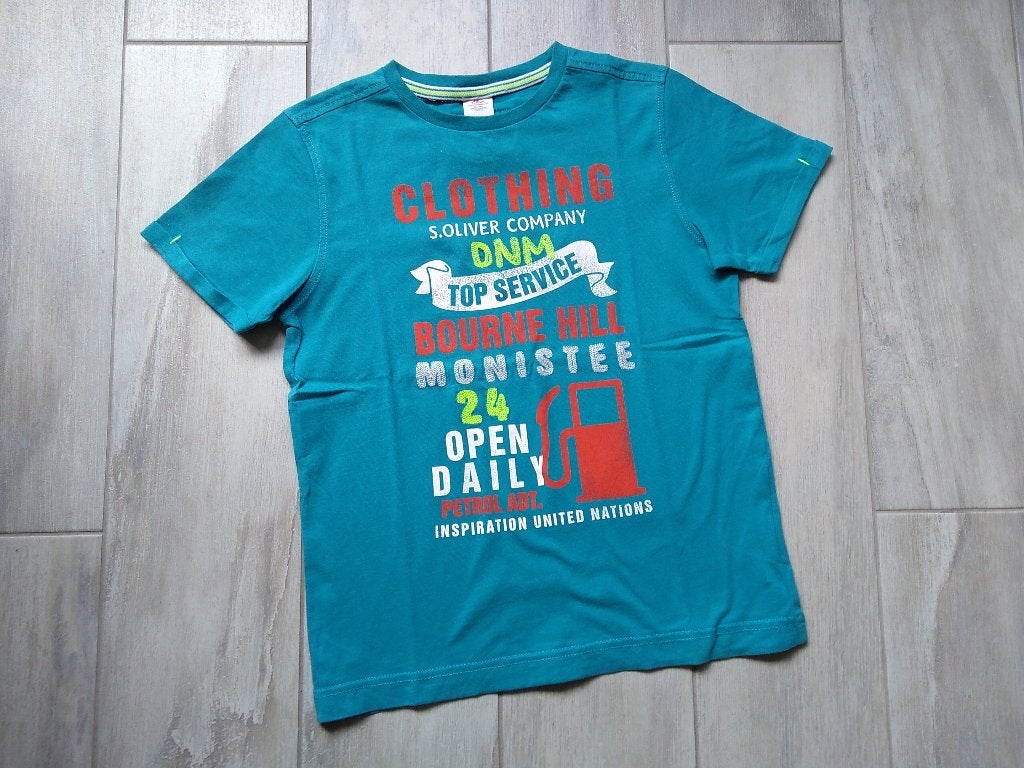 ★ M128/134 - T-Shirt s.Oliver 'Top Service', Kinderen en Baby's, Kinderkleding | Maat 128, Ophalen of Verzenden, Zo goed als nieuw