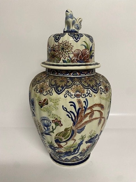 Boch Vieux Rhodes vaas met Foo Dog, Enlèvement