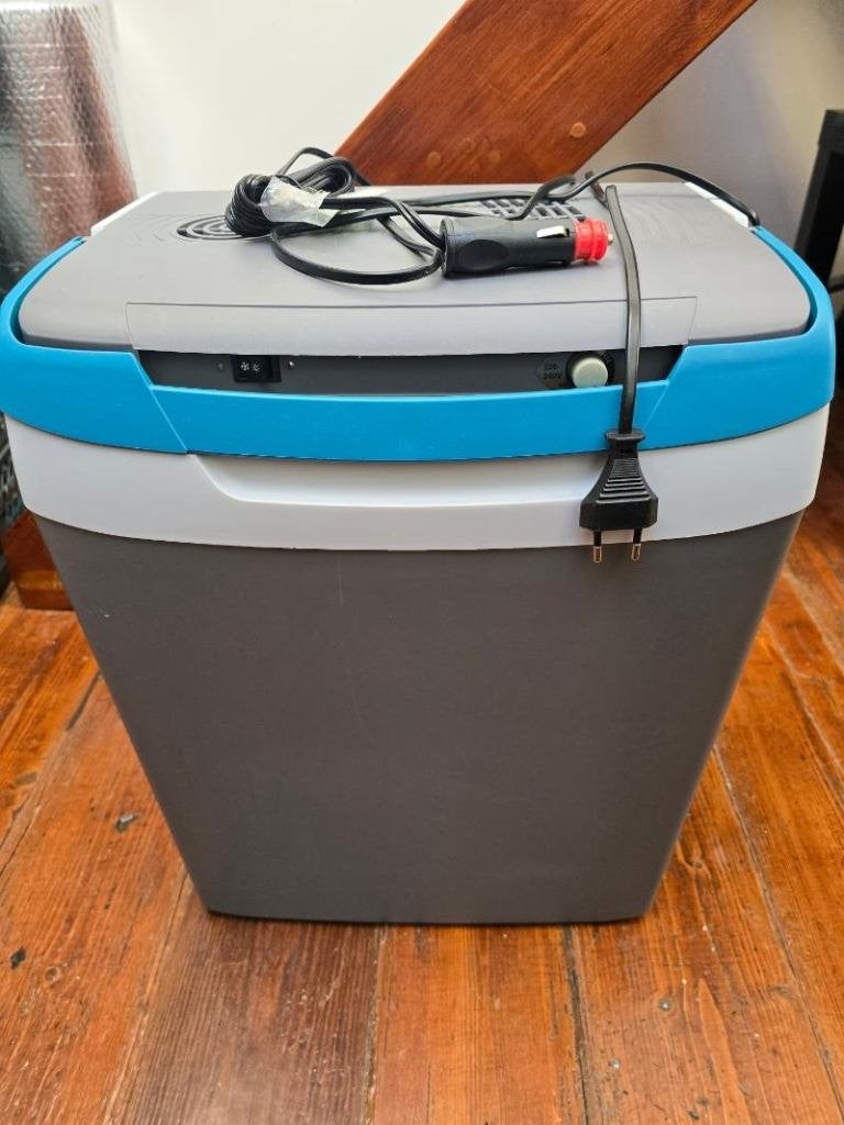 Nieuw: koelbox 25 L QUIGG 12V/230 V, Ophalen of Verzenden, Nieuw, Koelbox, Elektrisch