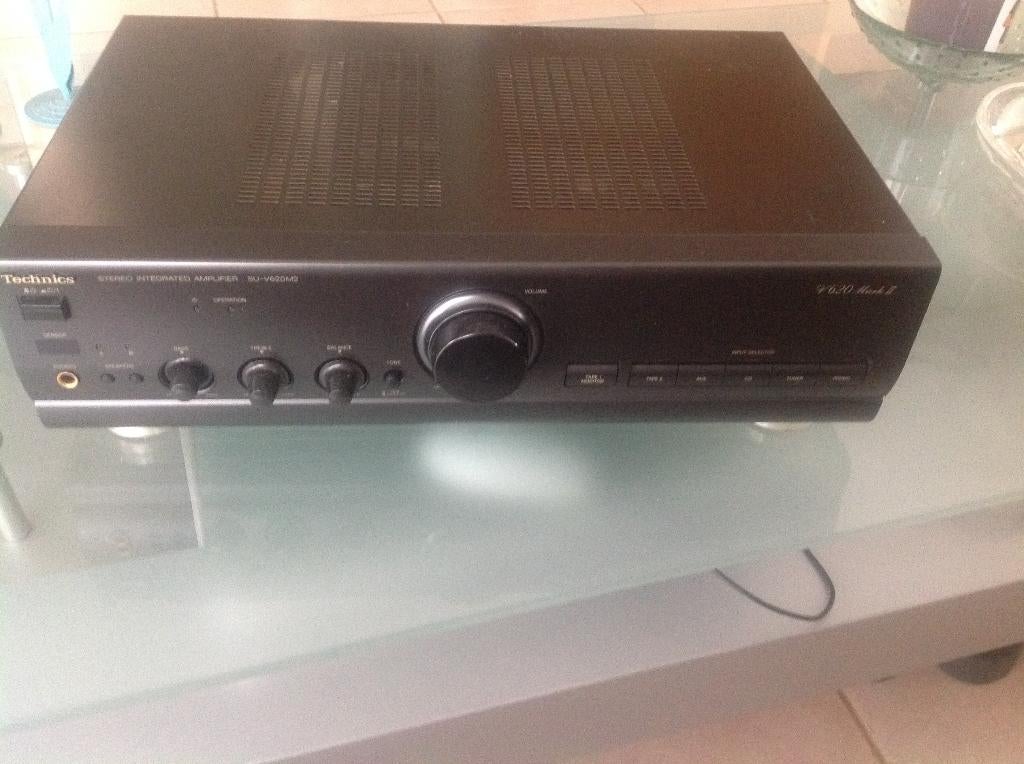 Vintage Technics Versterker SU-V620M2, Zo goed als nieuw, 60 tot 120 watt, Stereo, Ophalen