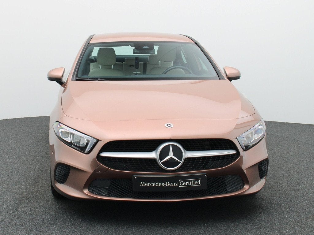Mercedes-Benz A 180 Business Line + LEDER + SENSOREN + CAMER, 4 deurs, Gebruikt, 136 pk, https://public.car-pass.be/vhr/ec9f58ef-848d-4507-92d1-a8d206e3e385