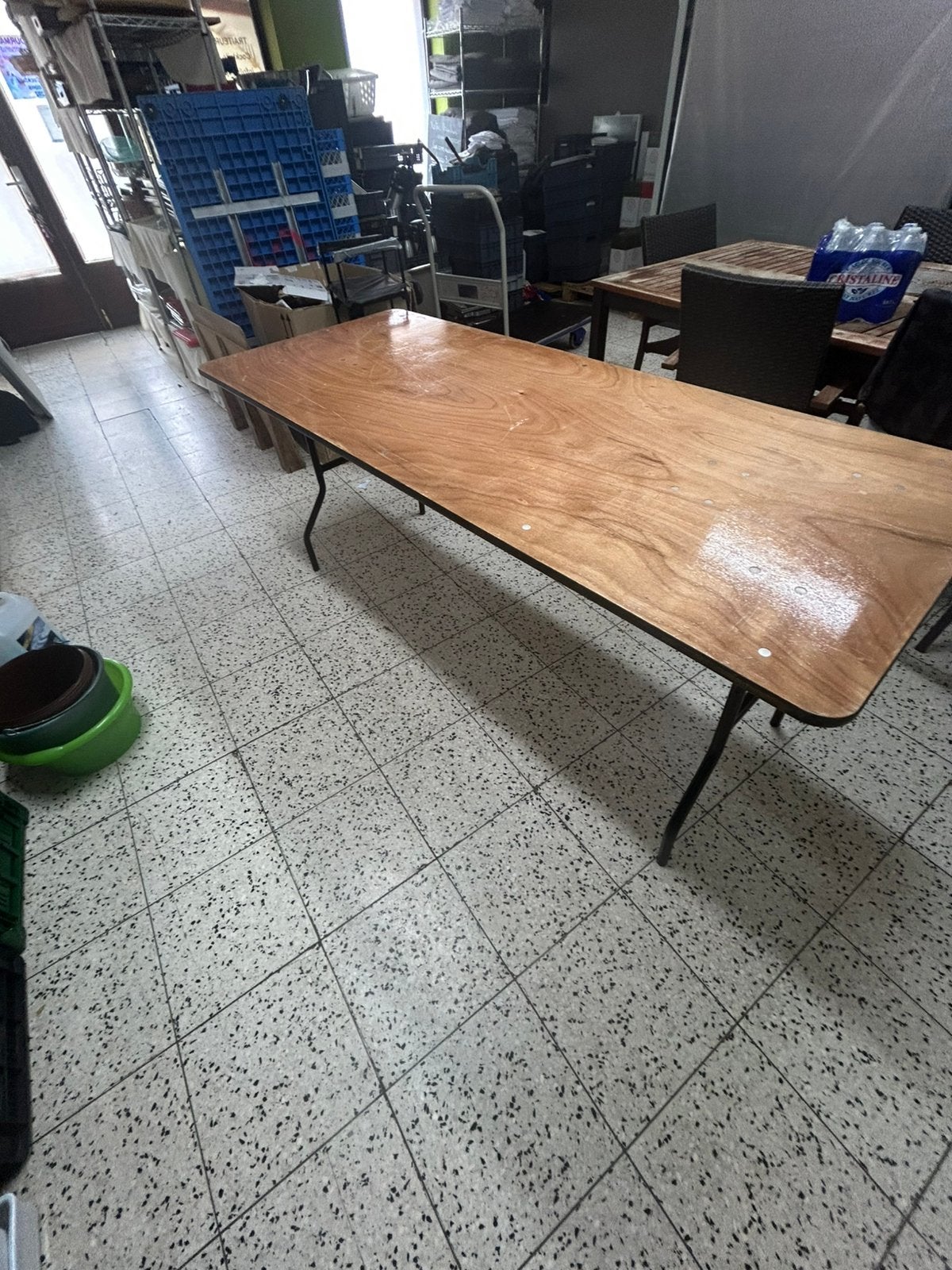 Table de banquet, Enlèvement