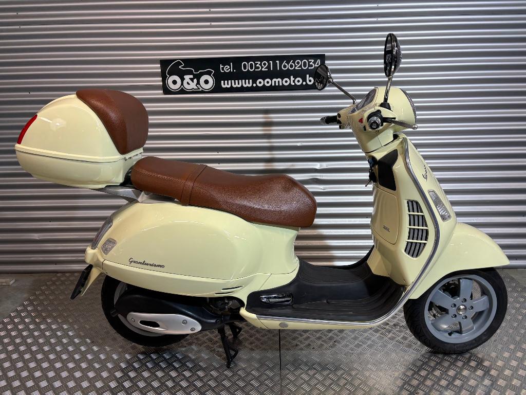 Vespa GTS200L Granturismo 15KW + Garantie + Onderhoud!, Motoren, Scooter, Occasion, Bedrijf, Minimaal motorrijbewijs A2