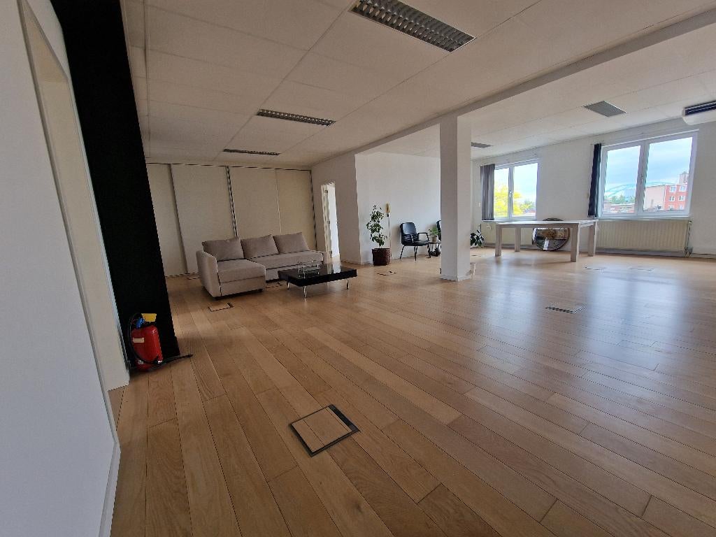 Kantoorruimte te huur in Merksem – Toplocatie, instapklaar, 130 m², Huur, Kantoorruimte