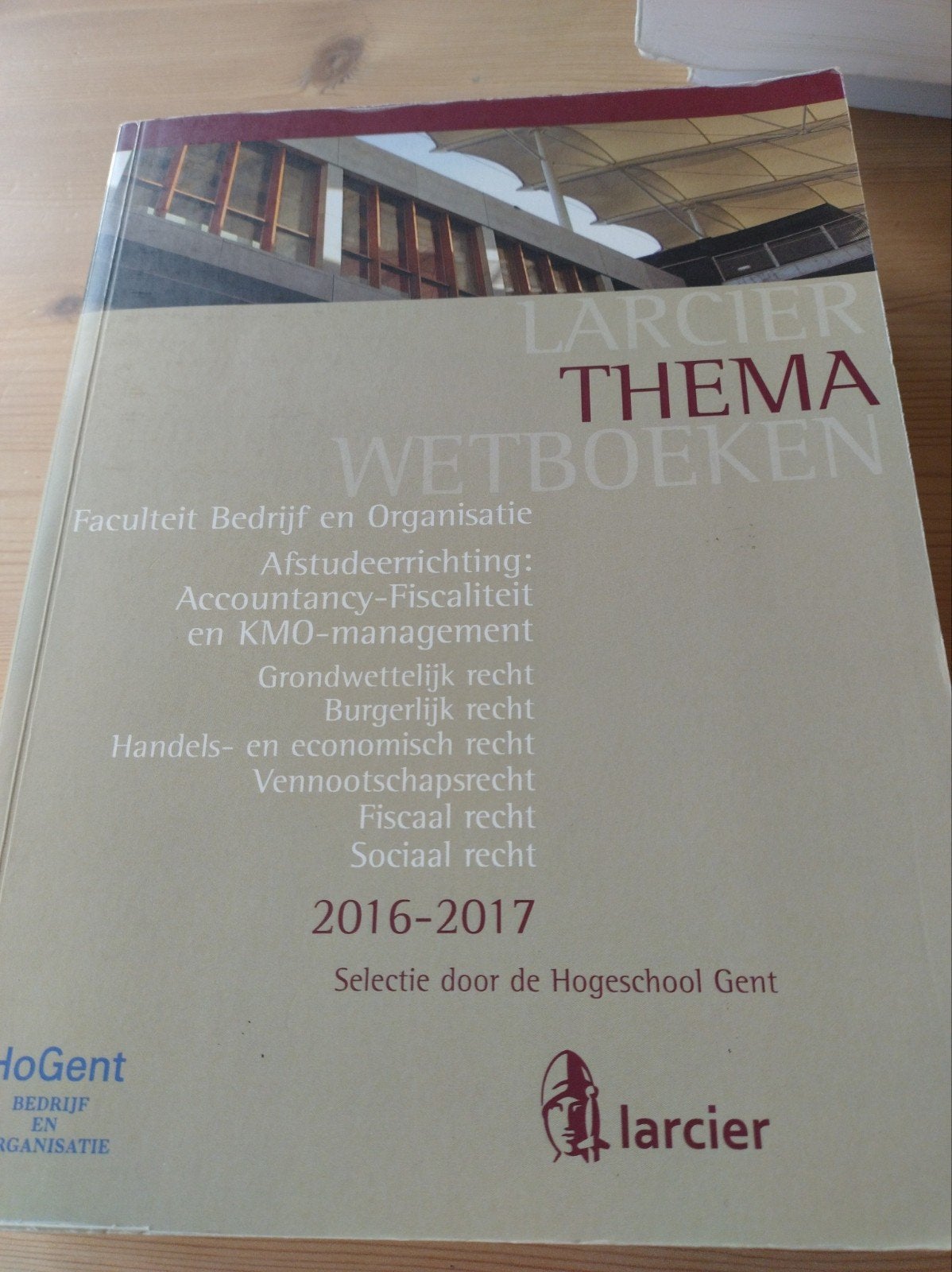 thema Wetboeken Larcier hogeschool Gent, Enlèvement ou Envoi