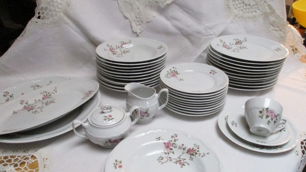 Vintage Pools porselein Bogucice eetservies 12pers., Ophalen