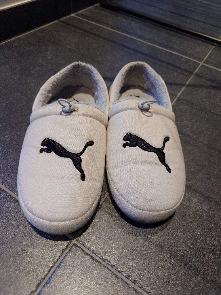 Puma pantoffels maat 46, Wit, Ophalen of Verzenden, Adidas, Pantoffels of Sloffen