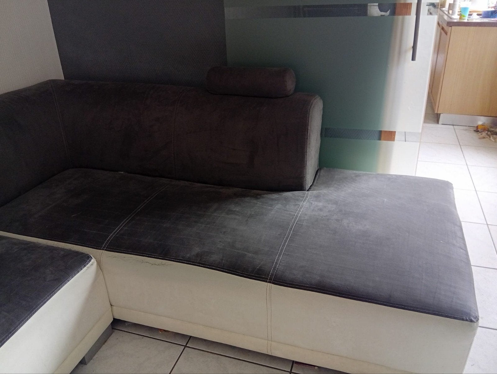Salon angle, Leer