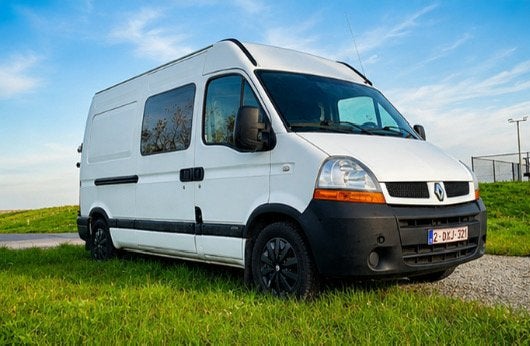 Renault Master Campervan – Officiële Camper & Zeer Verzorgd, Caravans en Kamperen, Mobilhomes, Dakluik, Tot en met 2, Particulier