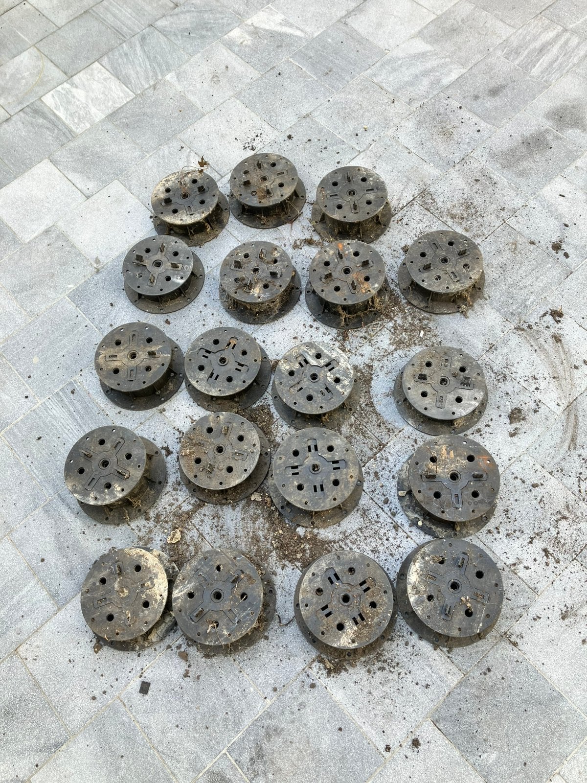 Lot de 19 plots de terrasse reglables, Jardin & Terrasse, Enlèvement, Utilisé