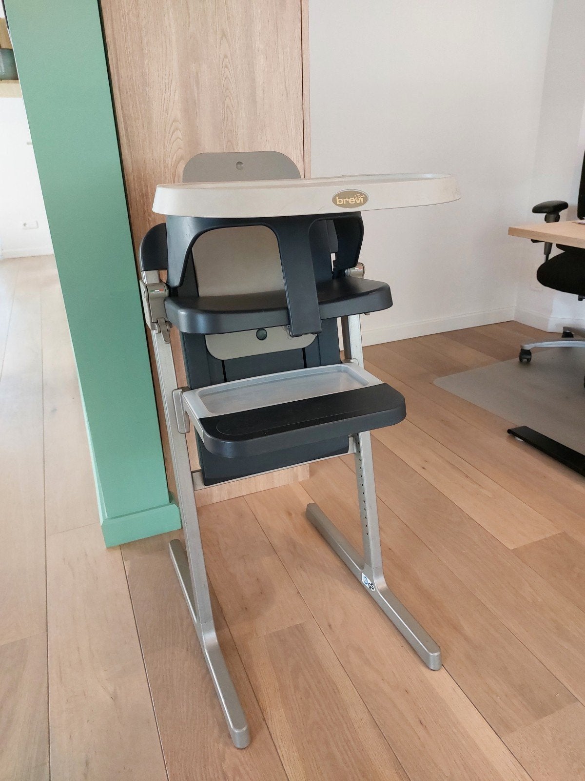 kinderstoel geschikt voor keukeneiland BREVI, Enfants & Bébés, Enlèvement, Utilisé, Chaise évolutive, Plateau amovible
