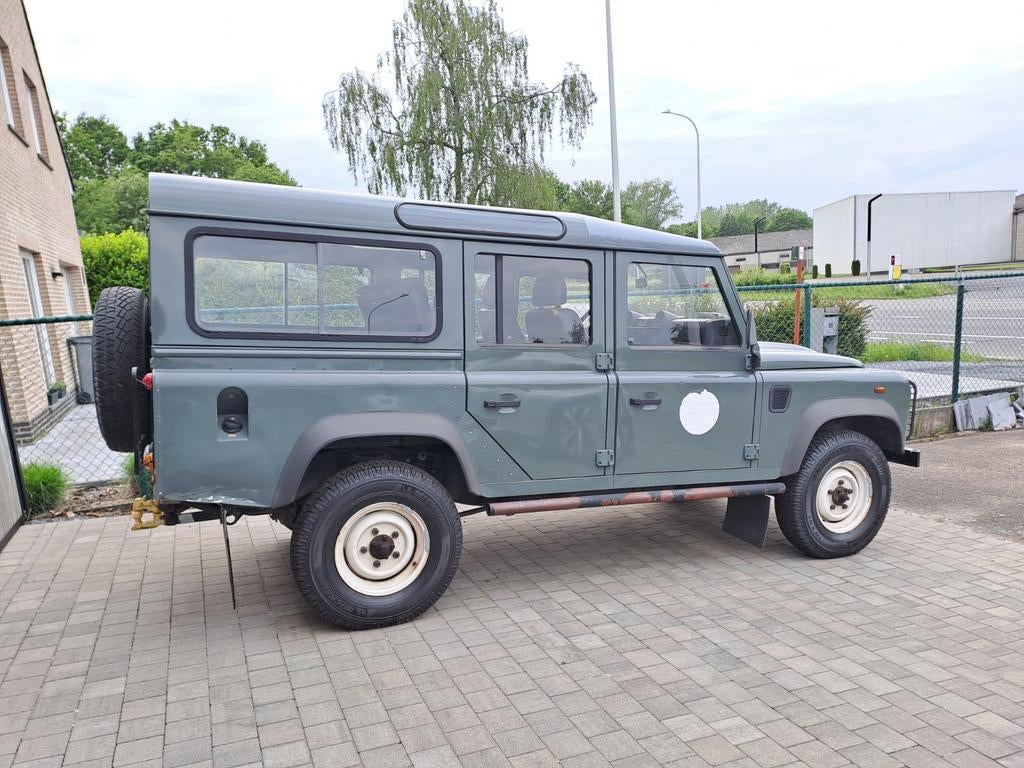 Land Rover Defender 110 Puma 2010, Autos, Achat, Boîte manuelle, Noir, 5 portes