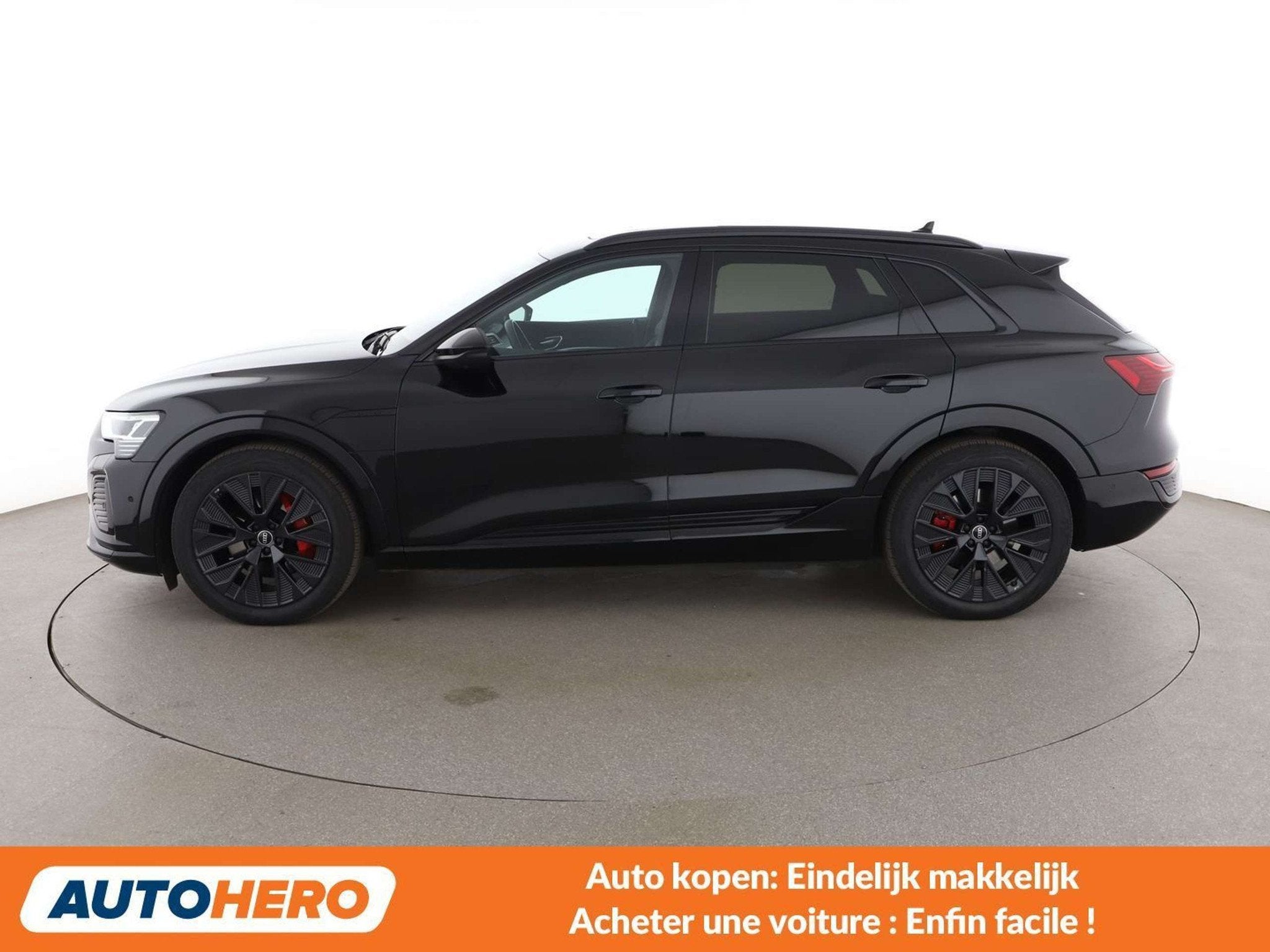 Audi Q8 55 e-tron quattro S line (bj 2024, automaat), Automaat, Gebruikt, Zwart, Leder