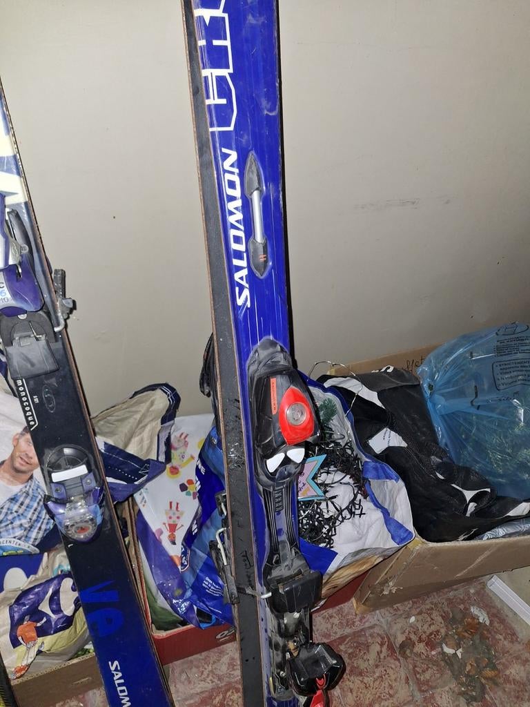 3 paires de skis, Skis