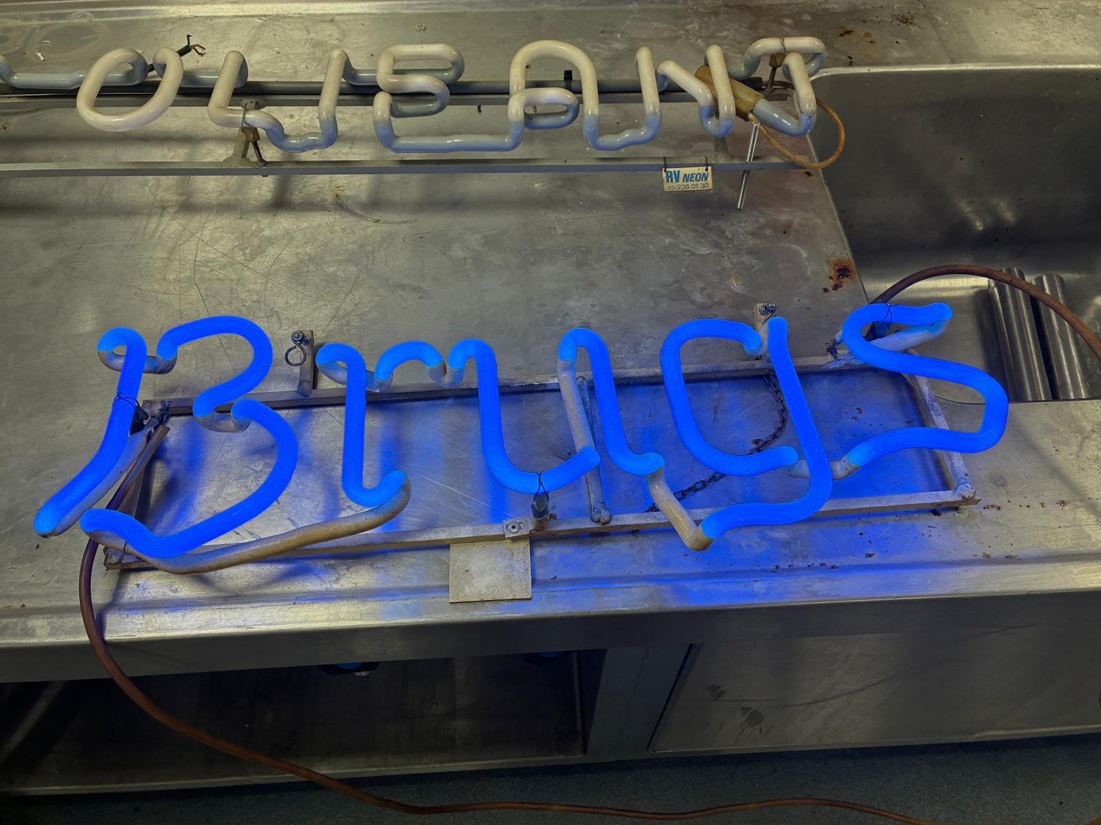 Originele vintage neon Brugs Bier – werkend – blauw, Antiek en Kunst, Ophalen