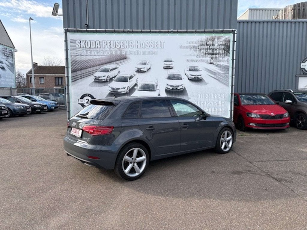 Audi A3 Sportback 30 TDi Design S tronic €132x48, Auto's, Audi, Automaat, Lichtsensor, Gebruikt, Overige kleuren
