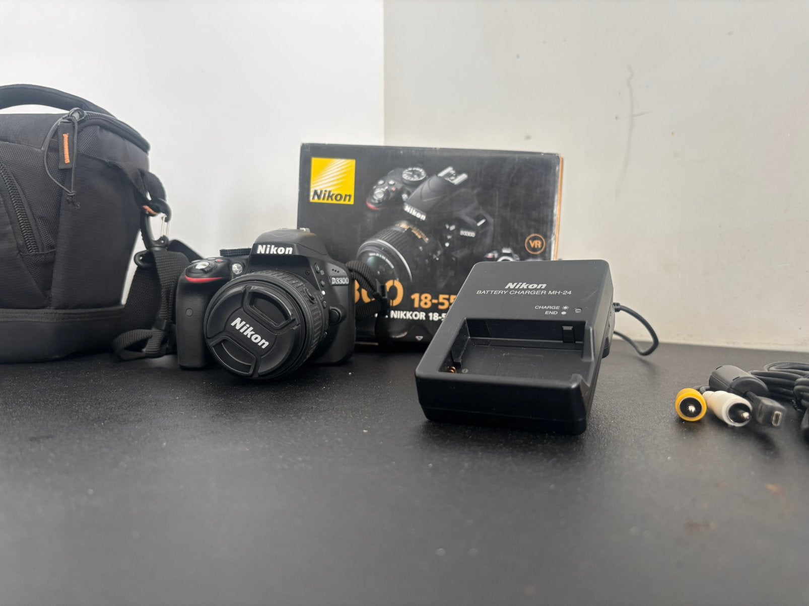 Nikon D3300 avec tous les accessoires, TV, Hi-fi & Vidéo, Enlèvement, Reflex miroir, Nikon, Moins de 4 fois