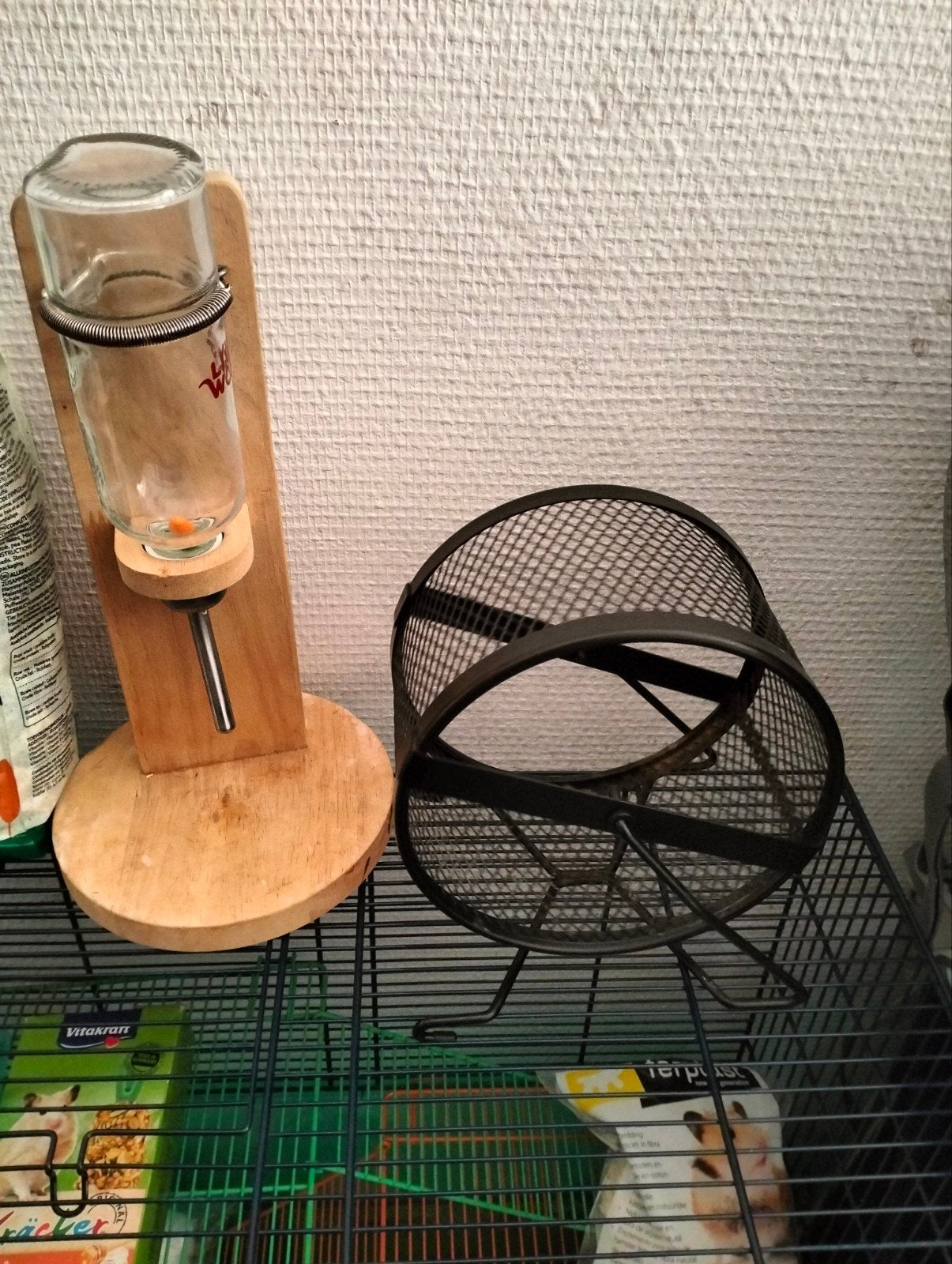 Accessoires pour hamster (roue et biberon), Enlèvement