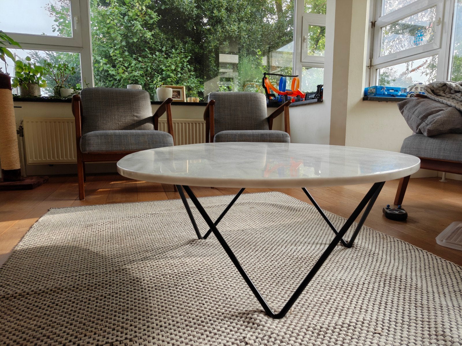 Retro salontafel Furnified met marmeren blad, Ophalen
