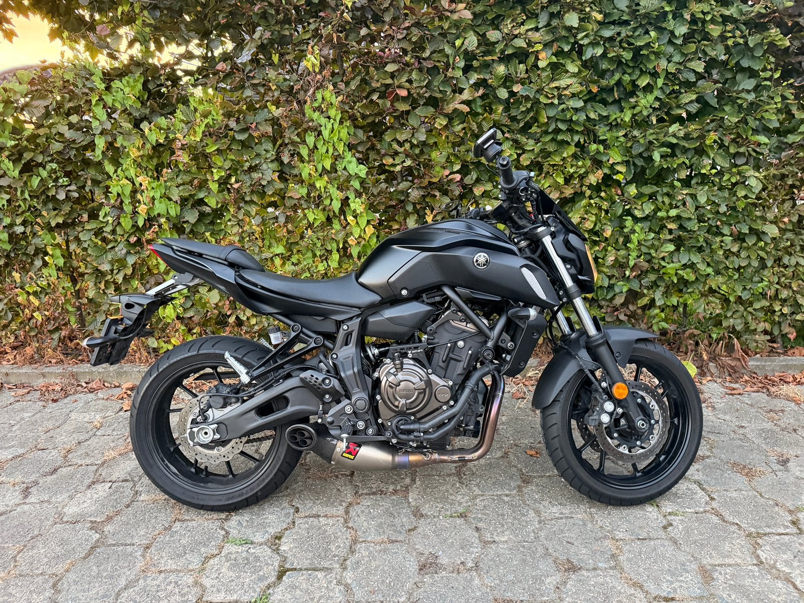 Yamaha MT07 A2 Full power *Akrapovic* 12 000km, Motoren, 2 cilinders, Occasion, Particulier, Meer dan 35 kW