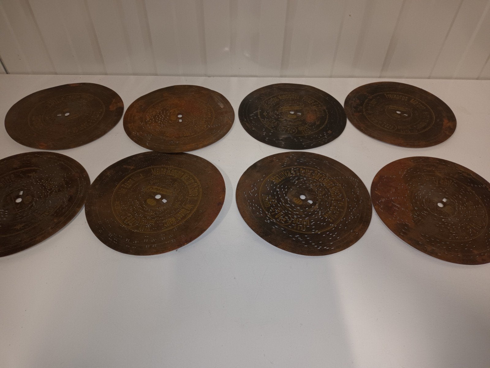 Set van 8 originele antieke metalen speeldoosplaten, Antiquités & Art, Enlèvement ou Envoi