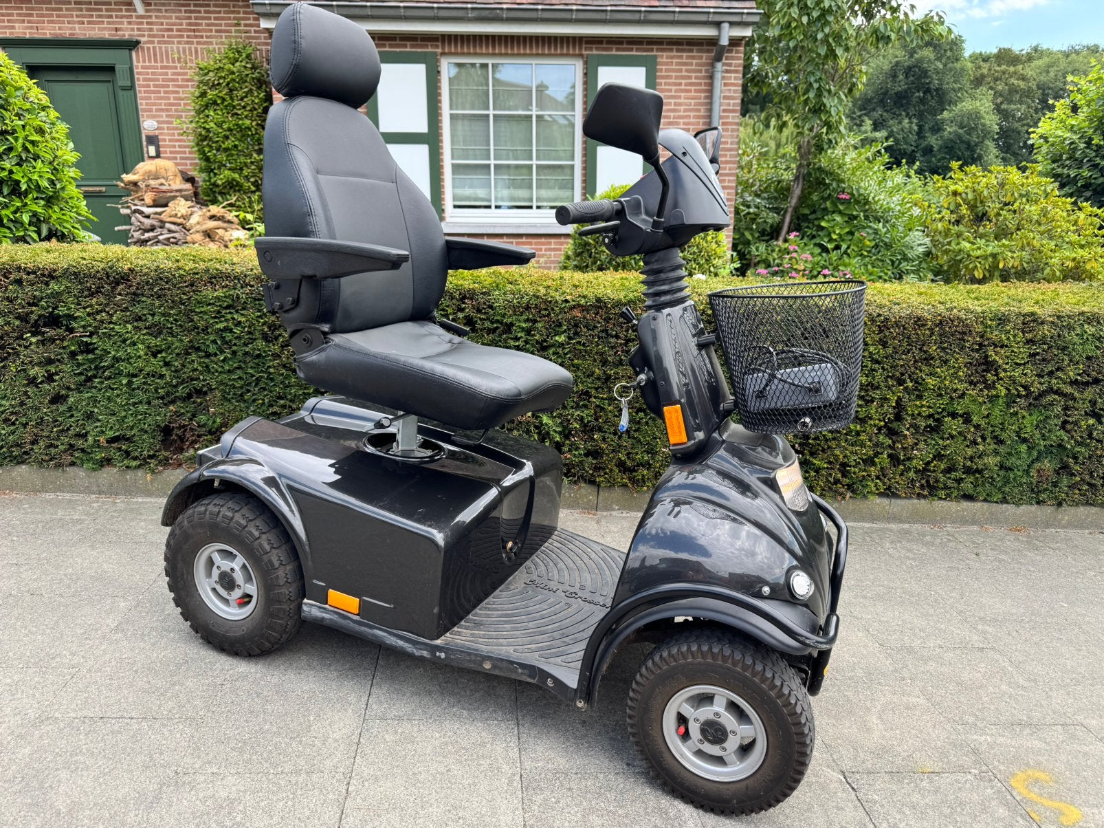 Mini crosser Scootmobiel 4wiel alle tranen invalide scooter, Diversen, Ophalen of Verzenden, Inklapbaar, Zo goed als nieuw, Elektrische rolstoel