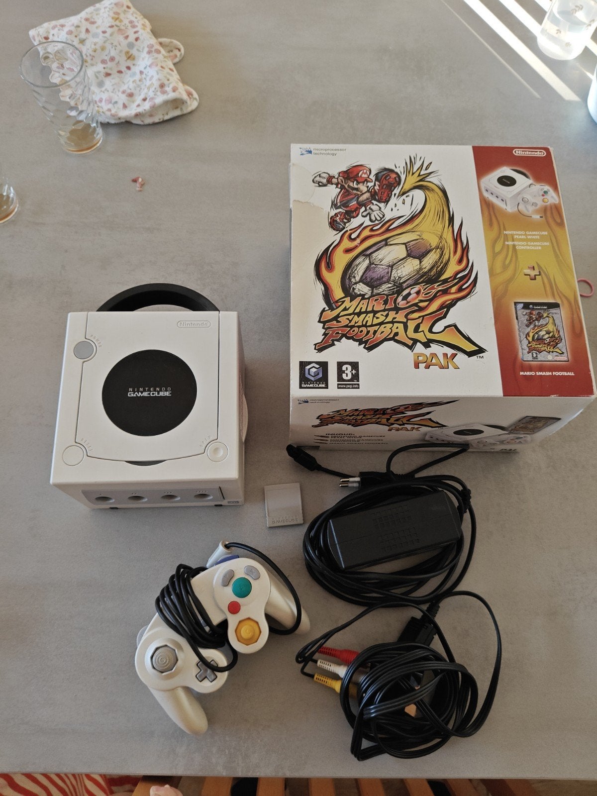 Nintendo Game Cube Mario Smash Football, Gebruikt, Wit, Ophalen of Verzenden, Met geheugenkaart