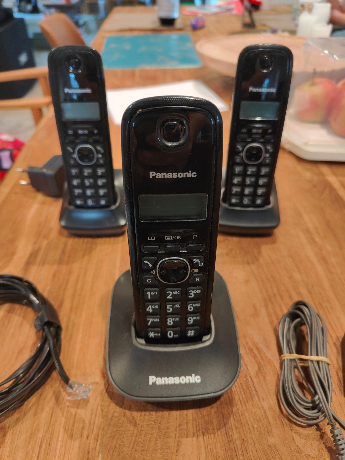 Set van 3 huistelefoons, Telecommunicatie, Ophalen of Verzenden, Zo goed als nieuw, 3 handsets