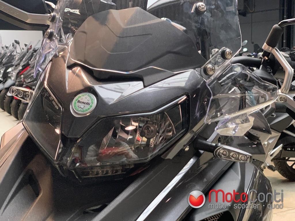 Benelli TRK 502 [Eind .0%] [Verkoop], Nieuw, Bedrijf, Handgeschakeld, LED Verlichting