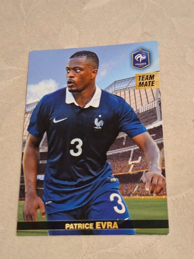 Panini/Voetbalkaart/Patrice Evra/Frankrijk/EK 2016, Verzamelen, Ophalen of Verzenden, Zo goed als nieuw, Spelerskaart
