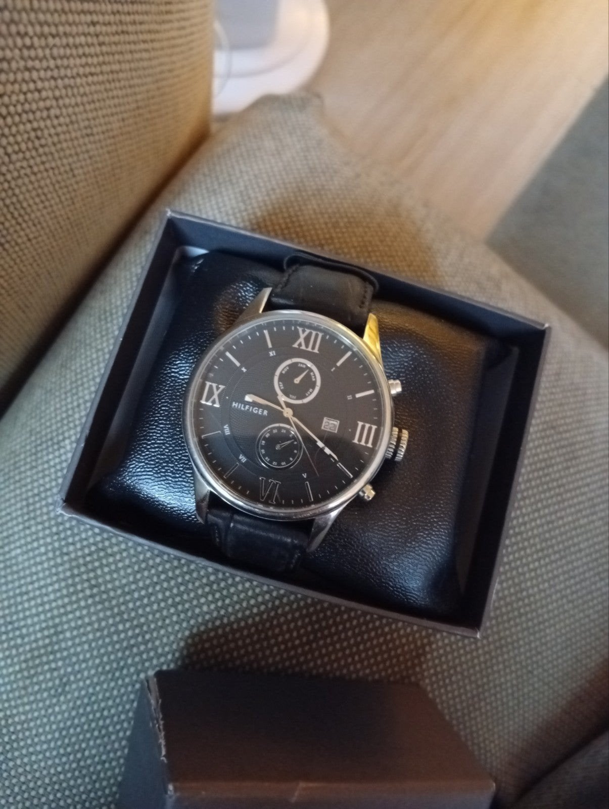 Montre Tommy Hilfiger pour homme, complètement complète, Bijoux, Sacs & Beauté, Montres | Hommes, Montre-bracelet, Autres marques