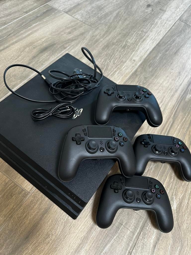 Playstation 4 1TB met 4 nieuwe controlers januari 2025, Ophalen, Zo goed als nieuw