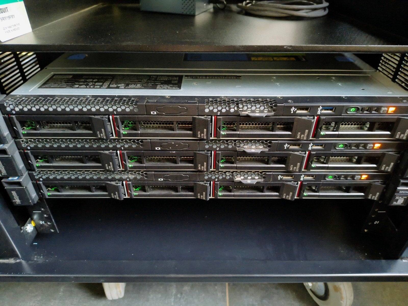 Lenovo ThinkSystem SR250-server — Xeon E-2224 — 64 GB ECC —, Computers en Software, 64 GB, Refurbished, Ophalen of Verzenden, 4 TB