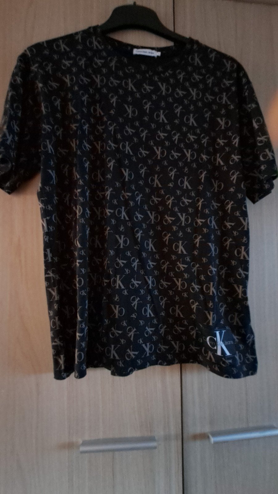 t-shirt garcon Calvin klein taille 14/16 ans., Enlèvement
