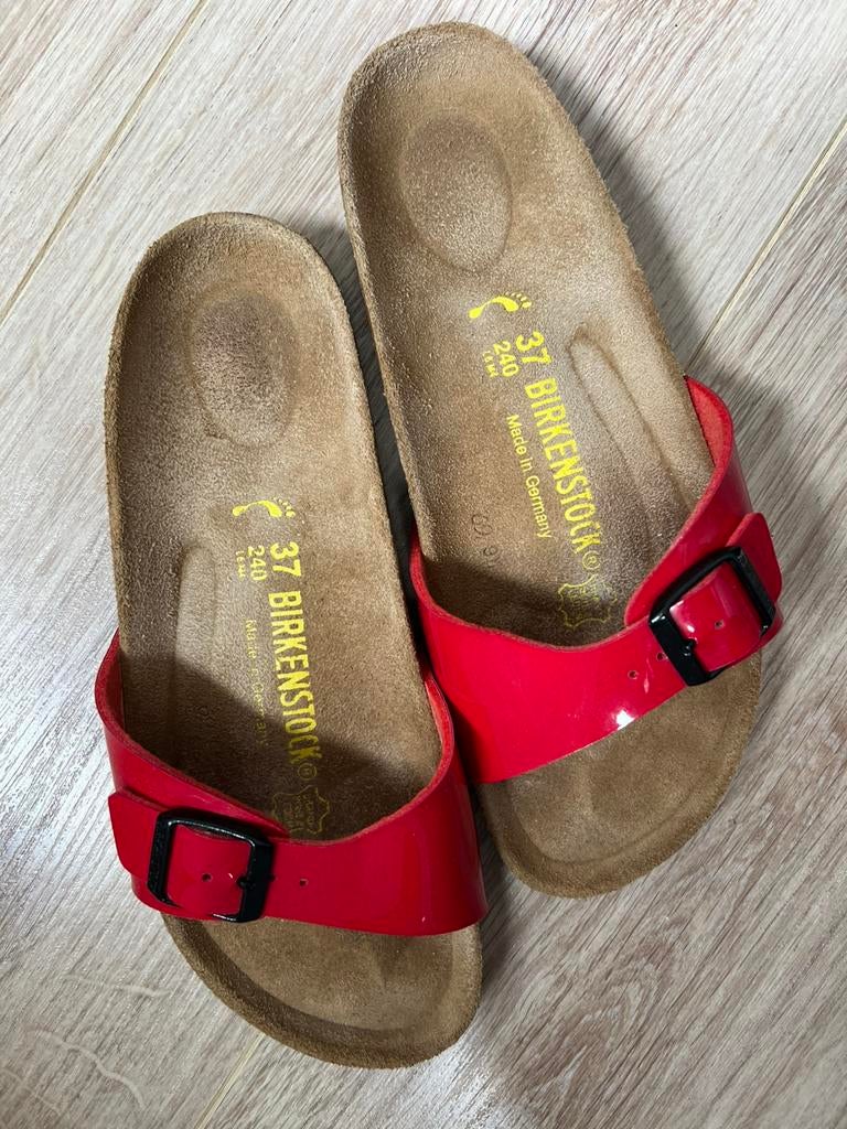 Birkenstock Madrid maat 37 (smal voetbed) - ‘Tango Red’ lak, Kleding | Dames, Schoenen, Slippers, Ophalen of Verzenden, Zo goed als nieuw