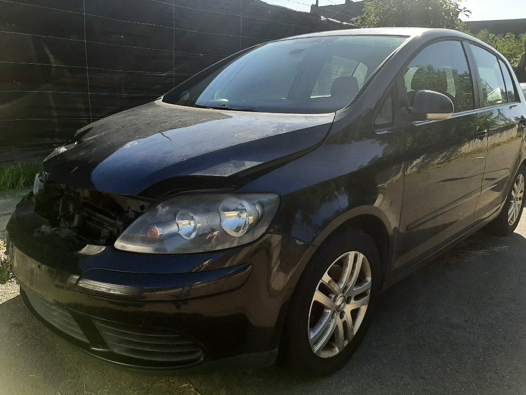 Volkswagen Golf PLUS 1.9tdi (EXPORT), Auto's, Voorwielaandrijving, Stof, Zwart, Overige carrosserie
