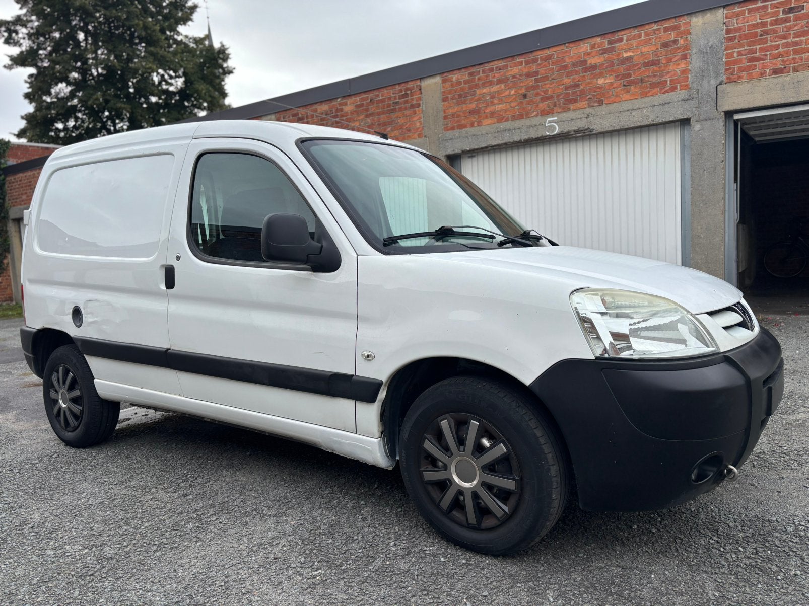 Peugeot Partner - 1.4 Benzine - 188 000 Km - Gekeurd, Voorwielaandrijving, Stof, Wit, Handgeschakeld
