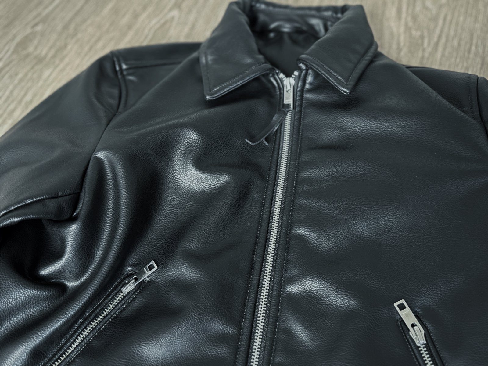 Vintage Exclusieve Zwarte Jas – Lederlook – Luxe Uitstraling, Ophalen of Verzenden, Zo goed als nieuw, Zwart