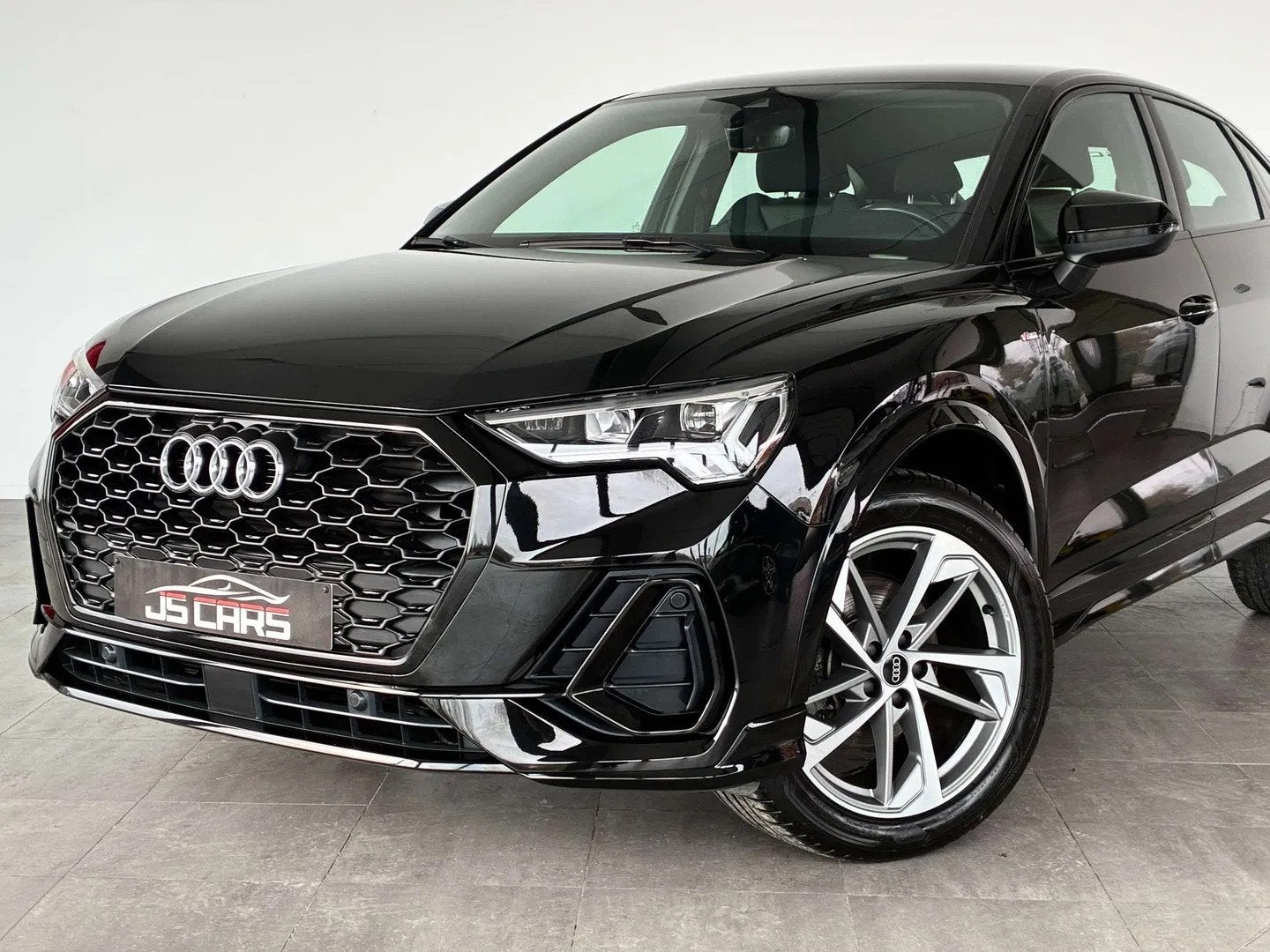 Audi Q3 Sportback 2.0TDi FULL S-LINE-1ERPRO-COCKPIT-CAMERA, Auto's, Automaat, Gebruikt, 4 cilinders, Leder