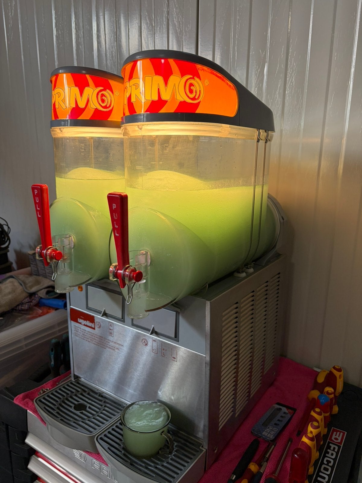Sluchmachine ugolini  mt2 giant, Enlèvement, Comme neuf, Élément de refroidissement