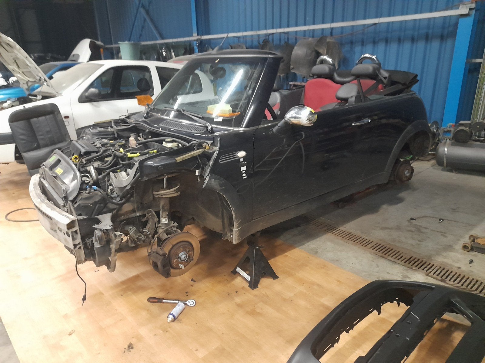 Pièces mini one cabriolet R52 1600 essence // 5060 AUVELAIS, Avant, Enlèvement, Capot moteur, Mini